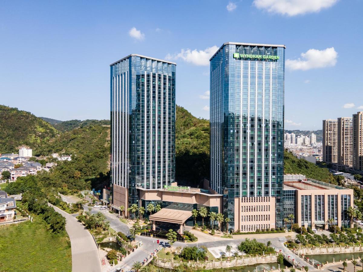 Wyndham Garden Yuhuan Downtown Hotell Taizhou  Exteriör bild
