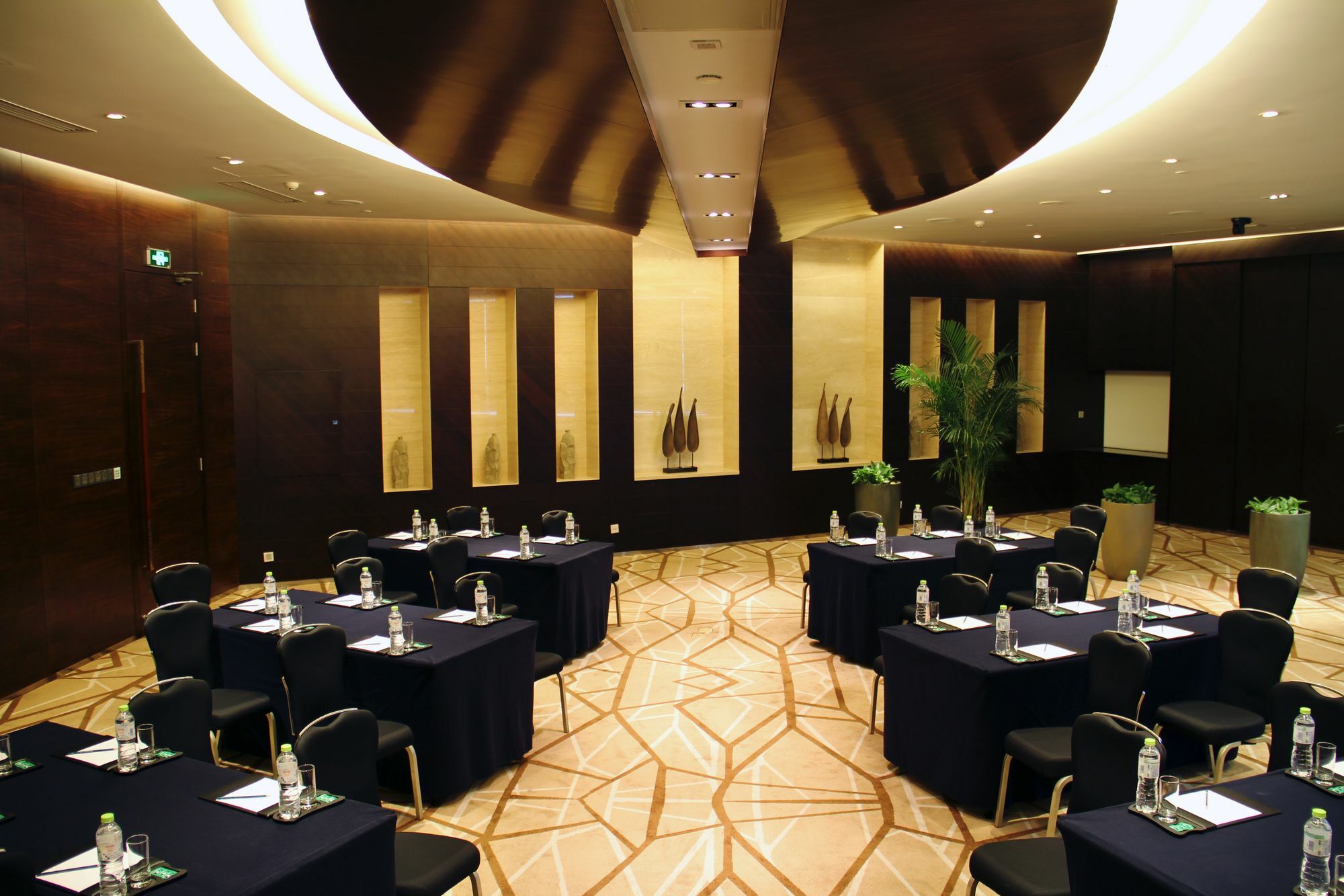 Wyndham Garden Yuhuan Downtown Hotell Taizhou  Exteriör bild